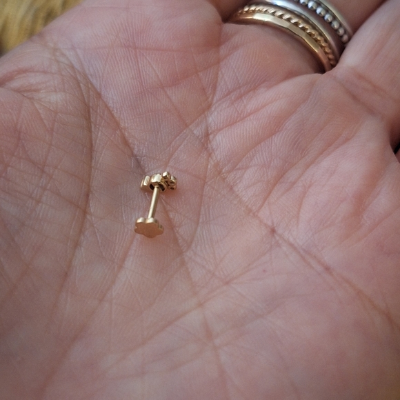 14k Gold Opal CZ Beaded cluster internally threaded tragus stud 18G - Picture 3 of 5